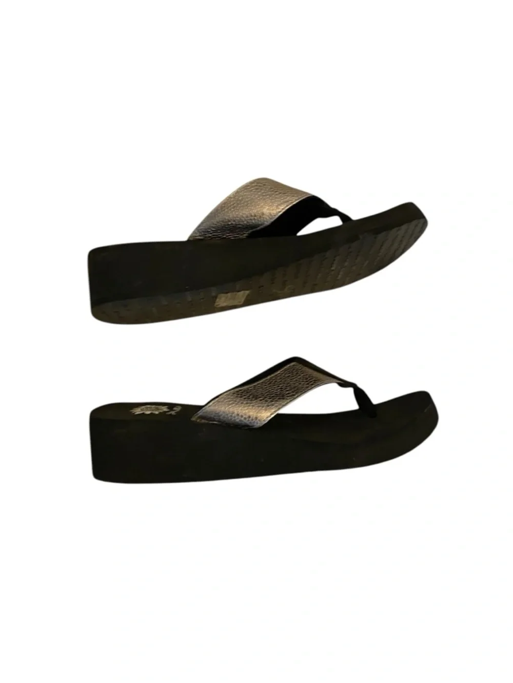 Y2K 90s Yellow Box flip flops silver metallic  pebbled straps platform Thongs - Picture 2 of 11